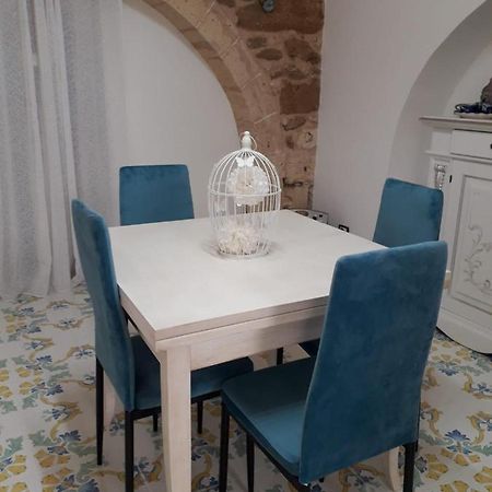 Casa Vacanze Vico Verona 7 Oria  Eksteriør billede