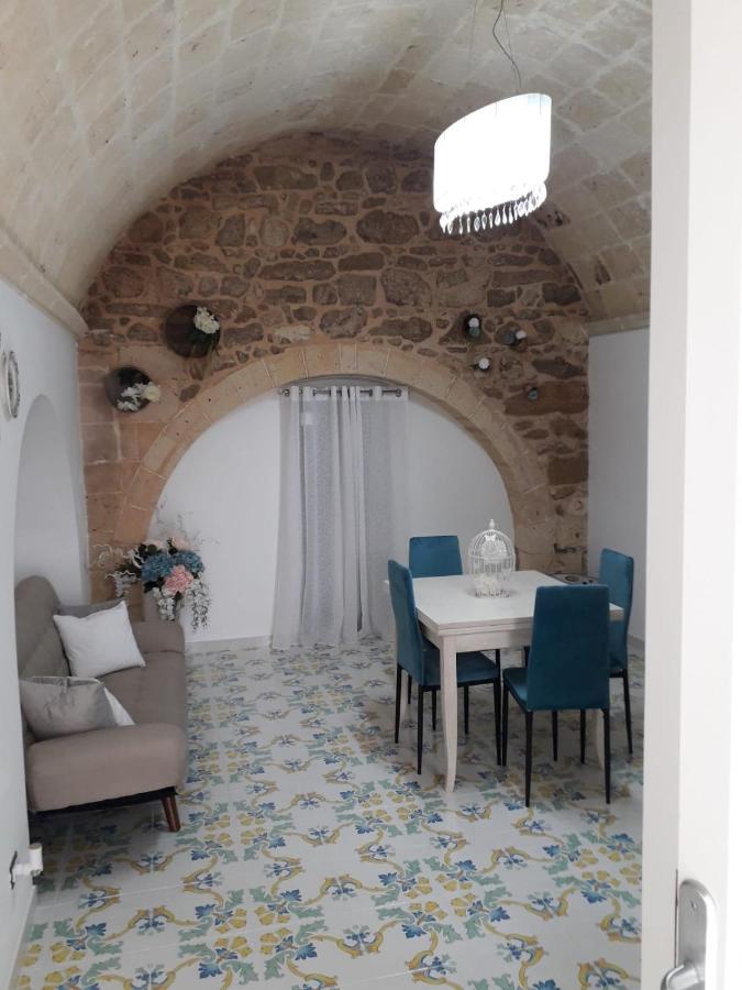 Casa Vacanze Vico Verona 7 Oria  Eksteriør billede