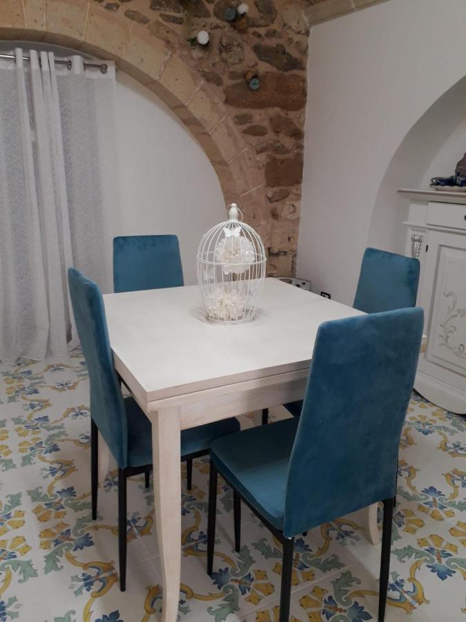 Casa Vacanze Vico Verona 7 Oria  Eksteriør billede