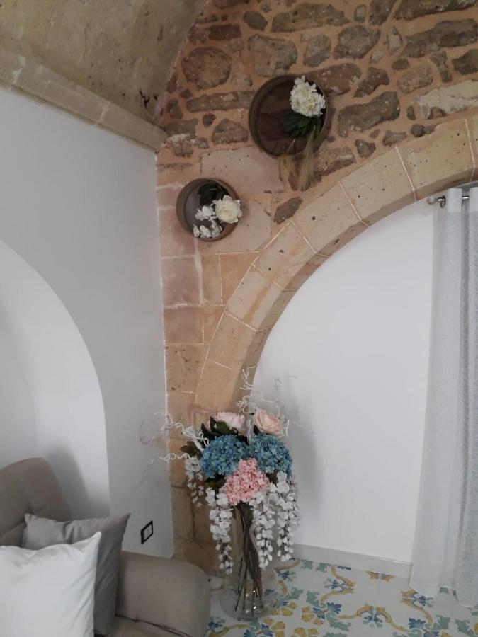 Casa Vacanze Vico Verona 7 Oria  Eksteriør billede